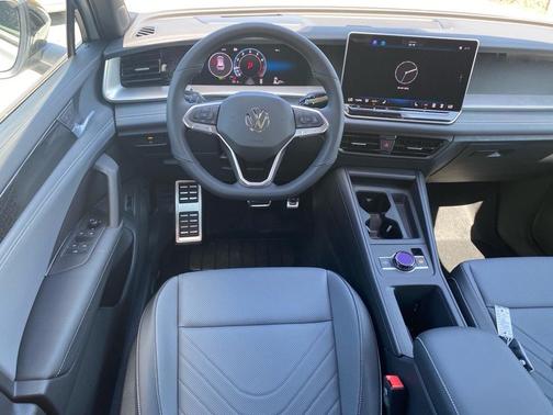 2025 Volkswagen Tiguan 2.0T SE R-Line Black