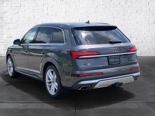 2025 Audi Q7 55 Premium Plus