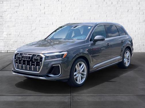 2025 Audi Q7 55 Premium Plus
