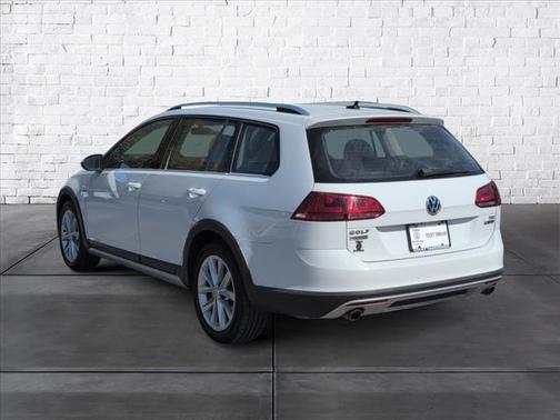 2017 Volkswagen Golf Alltrack TSI S