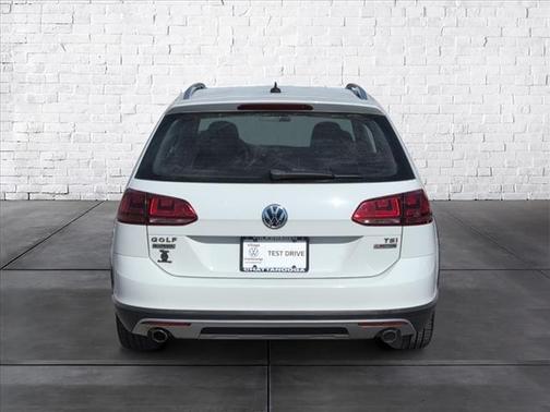 2017 Volkswagen Golf Alltrack TSI S