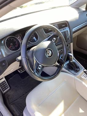 2017 Volkswagen Golf Alltrack TSI S