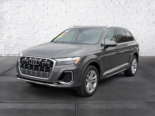 2025 Audi Q7 55 Premium Plus