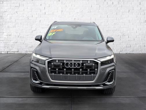 2025 Audi Q7 55 Premium Plus