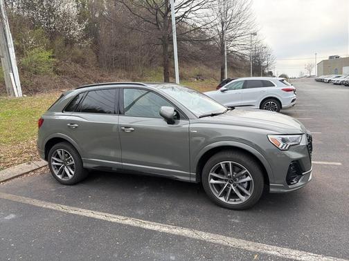 2025 Audi Q3 Premium 45 TFSI S line quattro Tiptronic
