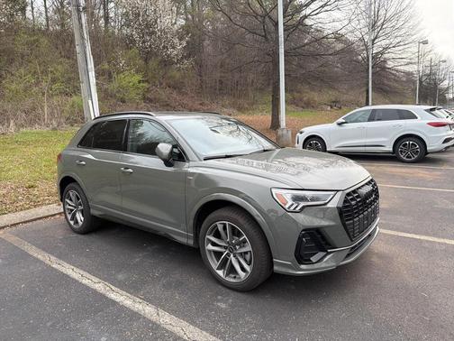 2025 Audi Q3 Premium 45 TFSI S line quattro Tiptronic
