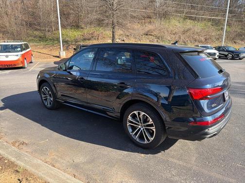 2025 Audi Q7 45 Premium