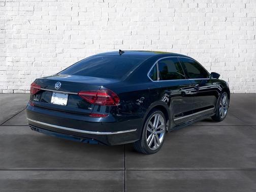 2017 Volkswagen Passat 1.8T R-Line w/Comfort