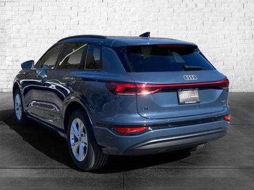 2025 Audi Q6 e-tron Premium Plus