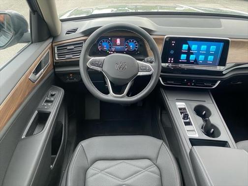 2025 Volkswagen Atlas 2.0T SE
