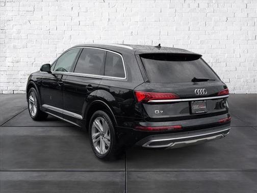 2022 Audi Q7 55 Premium Plus
