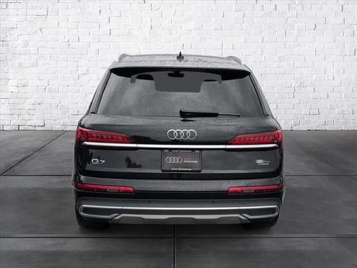 2022 Audi Q7 55 Premium Plus