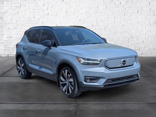 2022 Volvo XC40 Recharge Pure Electric P8 Twin Plus