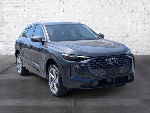 Tambora Gray Metallic 2026 Audi Q5 Premium Plus TFSI quattro S tronic