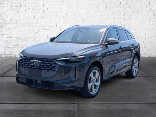 Tambora Gray Metallic 2026 Audi Q5 Premium Plus TFSI quattro S tronic