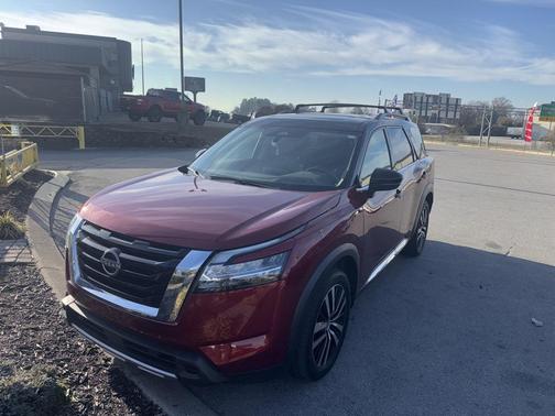 2023 Nissan Pathfinder Platinum 4WD