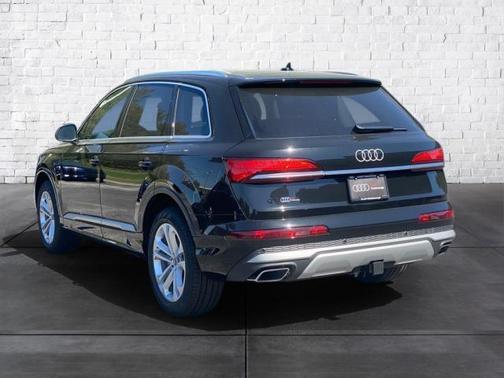2025 Audi Q7 55 Premium Plus