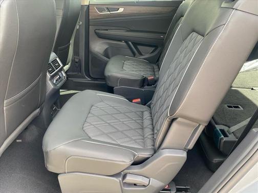 2025 Volkswagen Atlas 2.0T SEL Premium R-Line 4MOTION