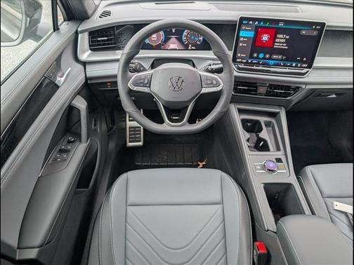 2025 Volkswagen Tiguan 2.0T SE R-Line Black