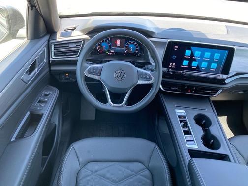 2025 Volkswagen Atlas Cross Sport 2.0T SE