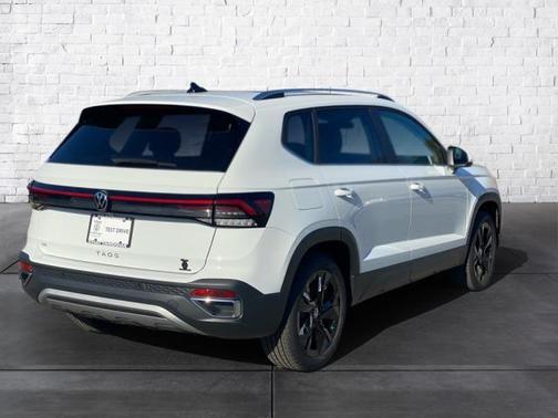 2025 Volkswagen Taos 1.5T SE