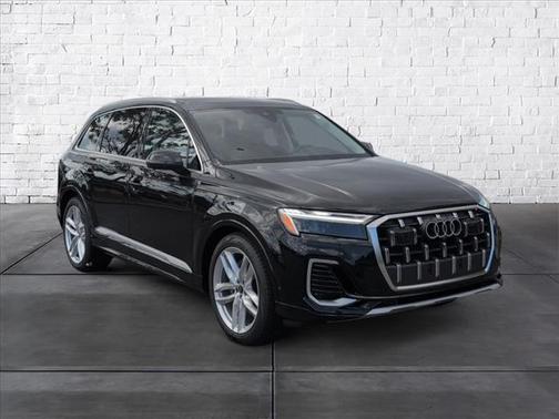 2025 Audi Q7 55 Premium Plus