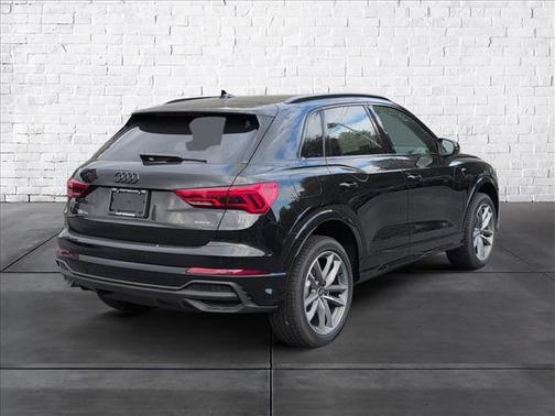 2025 Audi Q3 Premium 45 TFSI S line quattro Tiptronic