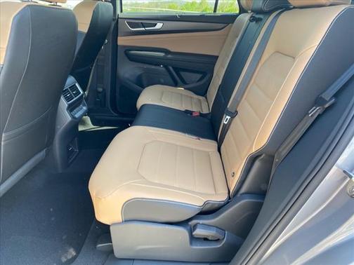 2025 Volkswagen Atlas Cross Sport 2.0T SEL