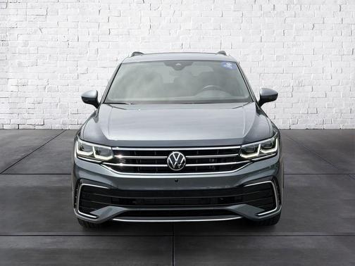 Platinum Gray Metallic 2022 Volkswagen Tiguan 2.0T SEL R-Line 4MOTION