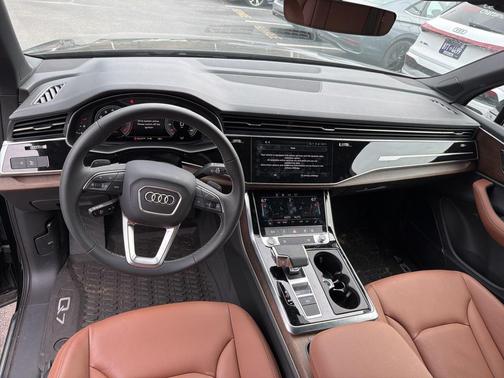 2025 Audi Q7 45 Premium Plus