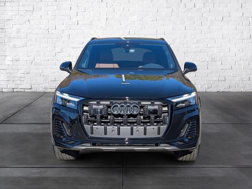 2025 Audi Q7 45 Premium Plus