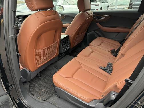 2025 Audi Q7 45 Premium Plus