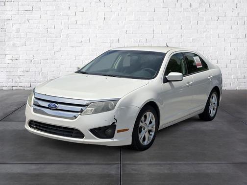 White 2010 Ford Fusion SE