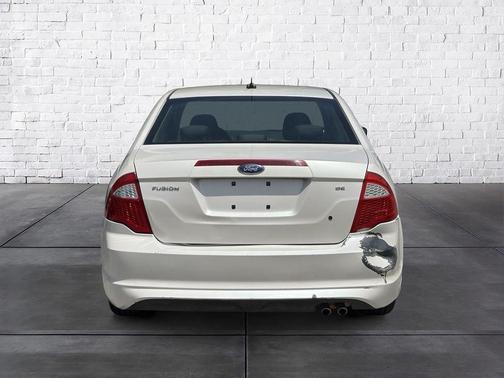 White 2010 Ford Fusion SE