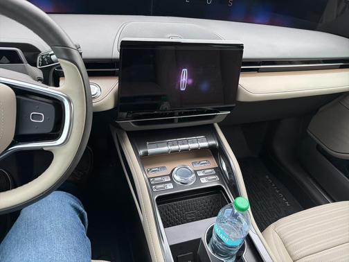 2025 Lincoln Nautilus Reserve