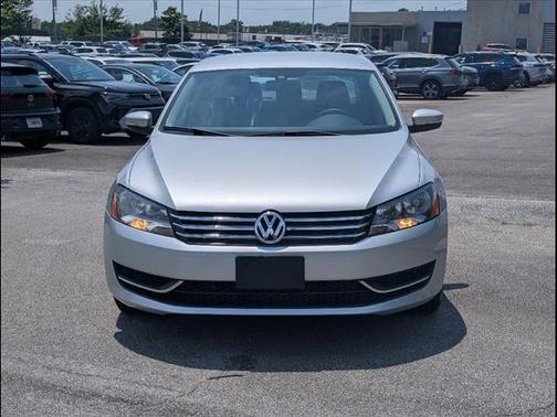2014 Volkswagen Passat 1.8T Auto S