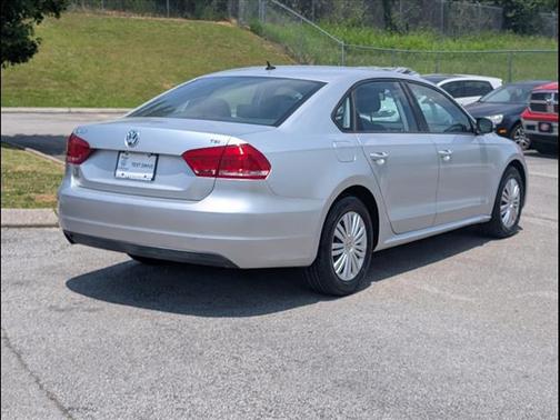 2014 Volkswagen Passat 1.8T Auto S