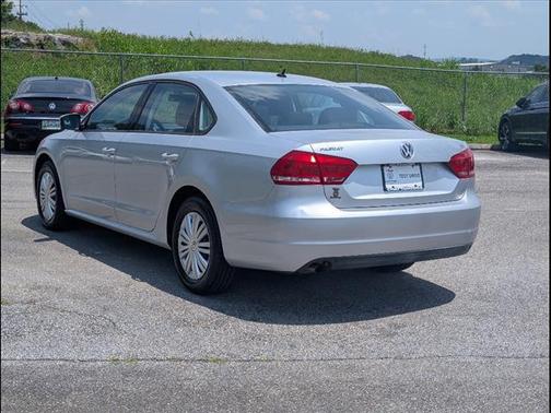 2014 Volkswagen Passat 1.8T Auto S