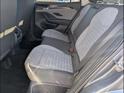 Platinum 2026 Volkswagen Tiguan 2.0T S