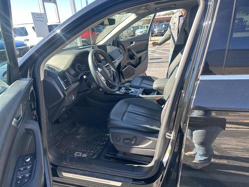 2023 Audi Q5 40 Premium