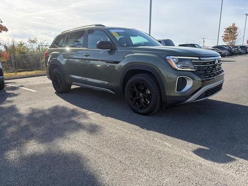 2025 Volkswagen Atlas 2.0T Peak Edition