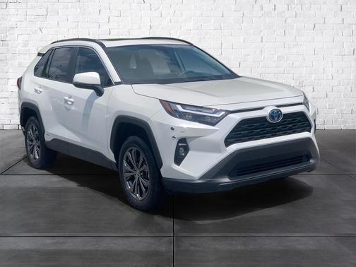 2022 Toyota RAV4 Hybrid XLE Premium