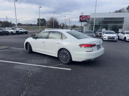 2022 Volkswagen Passat 2.0T Limited Edition