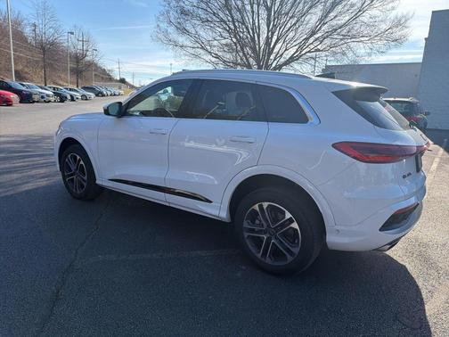 2025 Audi Q5 Premium TFSI quattro S tronic