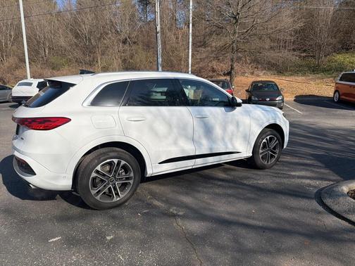 2025 Audi Q5 Premium TFSI quattro S tronic