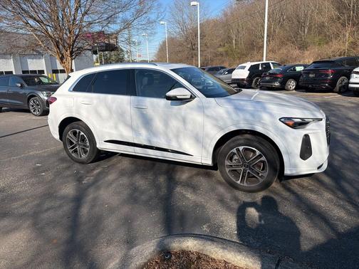 2025 Audi Q5 Premium TFSI quattro S tronic
