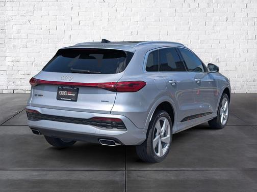 Florett Silver Metallic 2026 Audi Q5 Premium Plus TFSI quattro S tronic