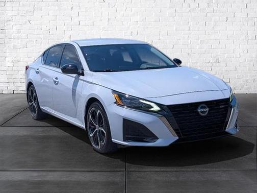 2024 Nissan Altima SR FWD