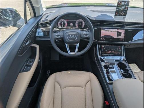 2025 Audi Q7 55 Premium Plus