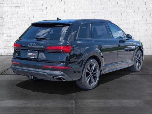 2025 Audi Q7 55 Premium Plus